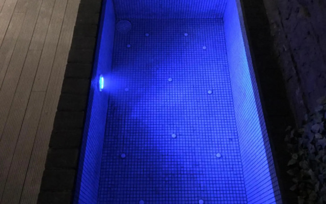 Pequeño Alojamiento con Mini Piscina - NO climatizada