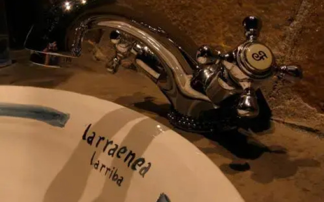 Larraenea Bed and Breakfast