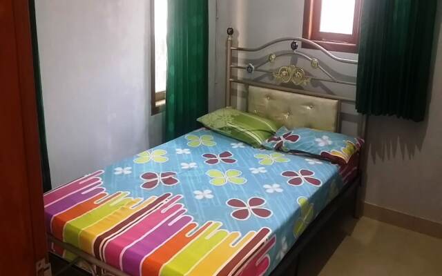 Hotel O Guest House Bu Iin Syariah