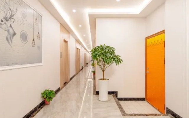 Haiyue Selected Hotel (Happy Harbor Branch, Liuhe District, Nanjing)