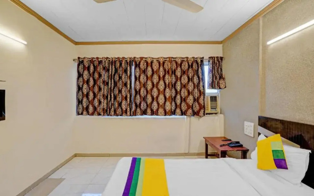 Itsy Hotels Aakash,100 Mts From Sardar Patel Stadium