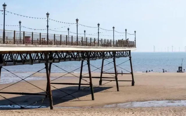 4-bed Seaside Caravan Free Wifi Pet Frie