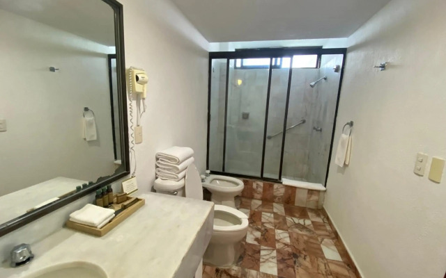 Costa Sur Resort & Spa