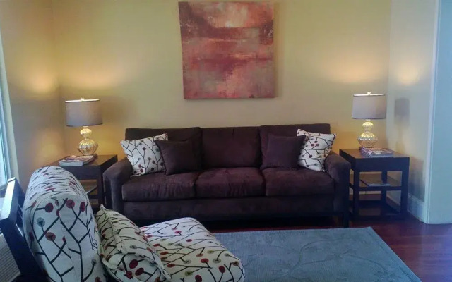 Quarterpath Inn & Suites