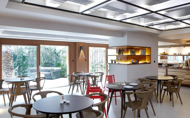 Apollon Library Suites