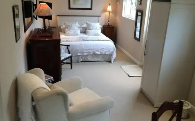 White Linen & Lavender B&B