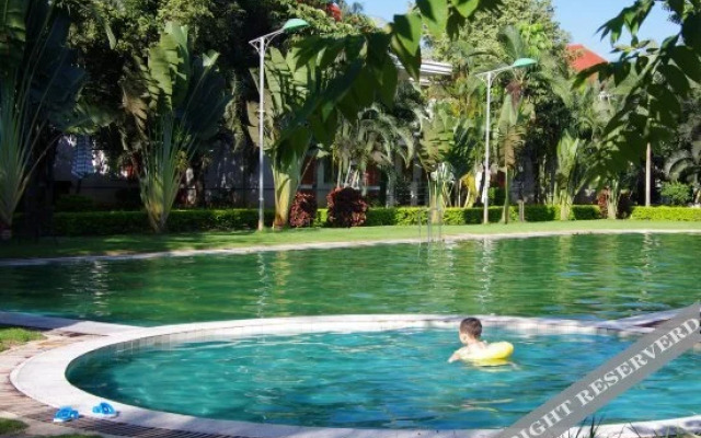 Yurui Hot Spring Garden Hotel