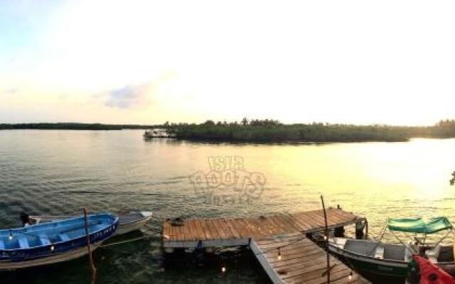Isla Roots Hostel