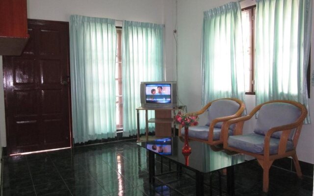 Bella Tropicana Hotel & Guesthouse