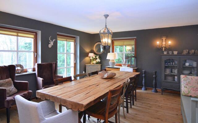 Quaint Holiday Home near Ski Area in Neuastenberg