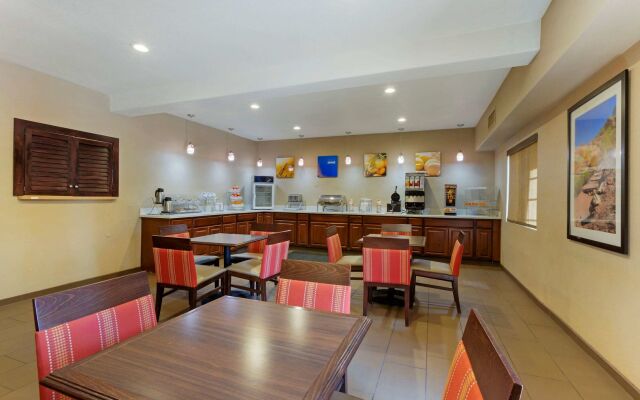 Spark by Hilton Glendale Phoenix North
