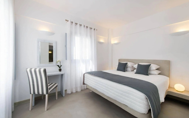 Central Fira Hotel