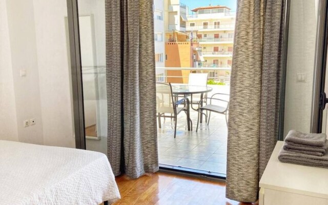 Seaside apartment, walking distance to the beach.