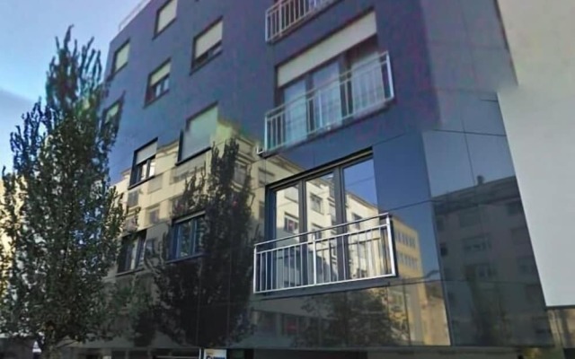 Large Modern Flat 100m2 in City Center - Parking