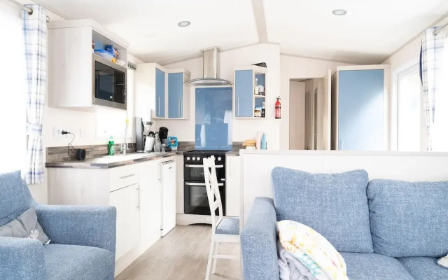 Chalet in Renesse With Garden