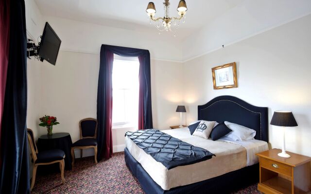 Alexandra Hotel
