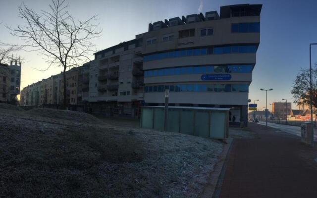 Studio apartman Lara ***