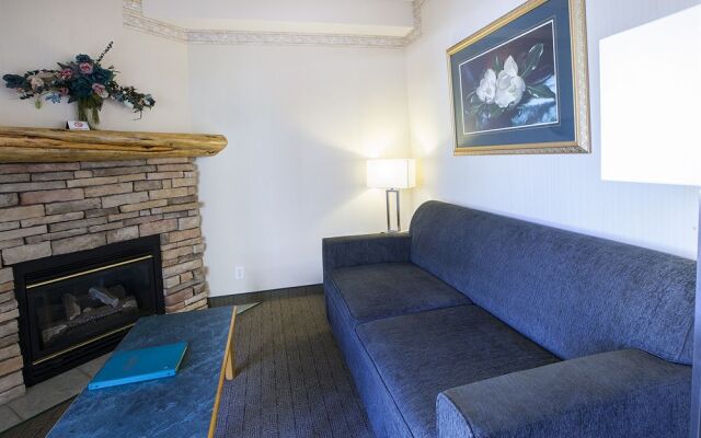 Waterton Glacier Suites