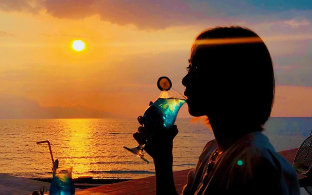 Lovina Beach Club & Resort