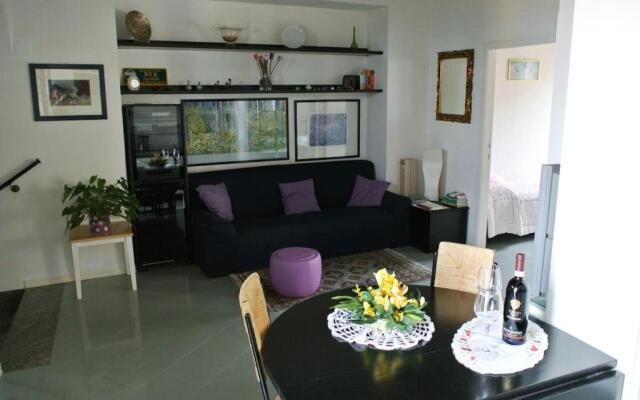 Historic Center Apartment with Private Garage