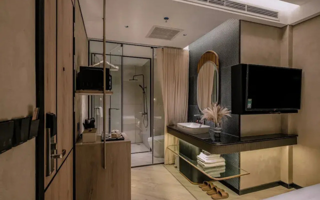 iRest Signature Ba Dinh Lakeside