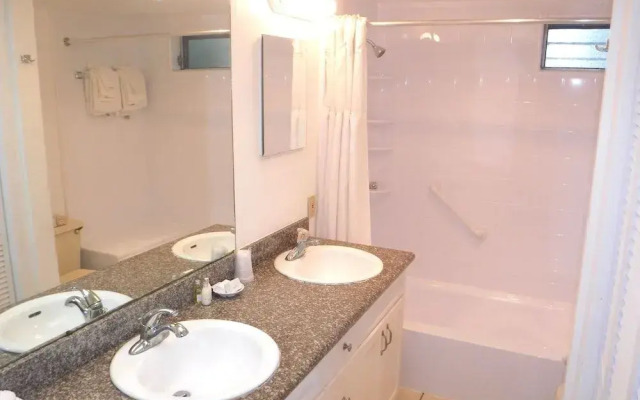 Waterside Inn on the Beach