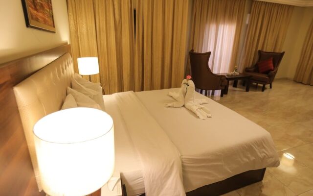 Lancaster hotel apartments