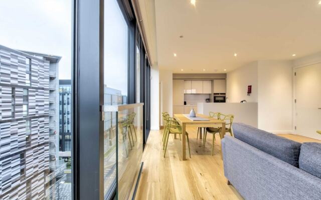 Guestready Stylish Top Floor Apartment In The City Centre