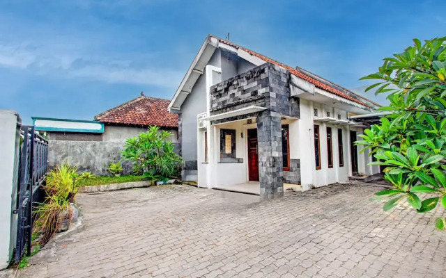 OYO 94851 Watulumpang 1 Guest House