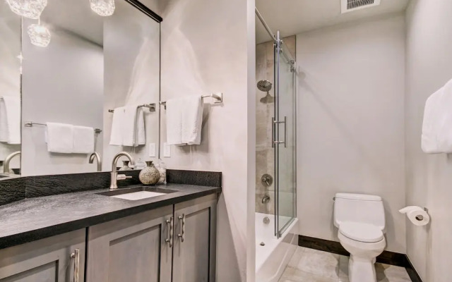 Spruce Ledge 4 Bedrooms 4.5 Bathrooms Townhouse