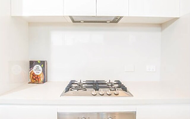 Stylish And Minimalism Apartment In North Ryde