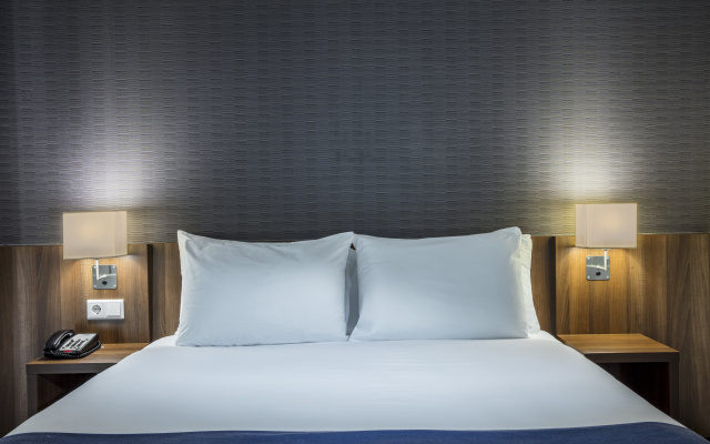 Holiday Inn Express Amsterdam - Sloterdijk Station by IHG - Image 3