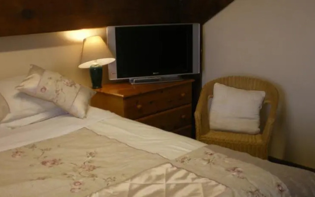 Isles Field Barn Bed and Breakfast