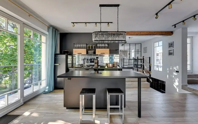 Lion Apartments - Bright Side