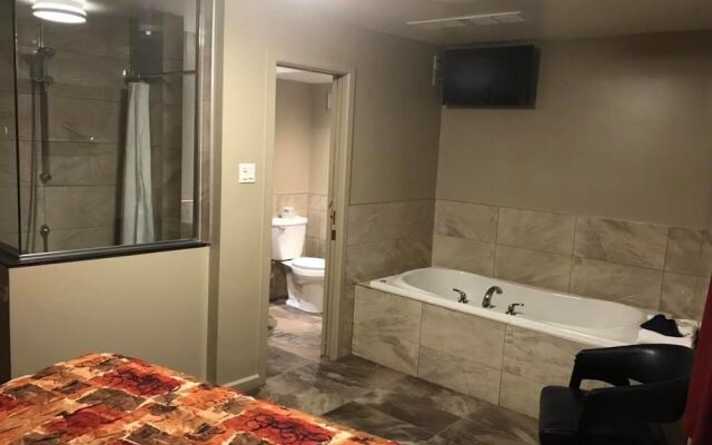 Super 8 by Wyndham Montreal