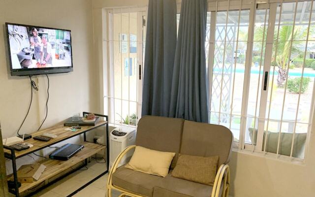 Studio in Grand Baie, With Pool Access, Furnished Terrace and Wifi - 1