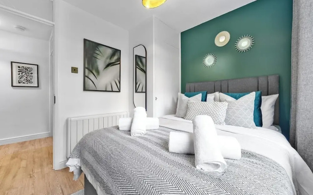 2BR Flat, Free Parking, Close to Airport & Centre