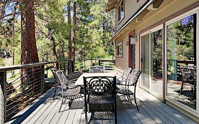 Serene : Forest Views & Wraparound Deck! 3 Bedroom Home