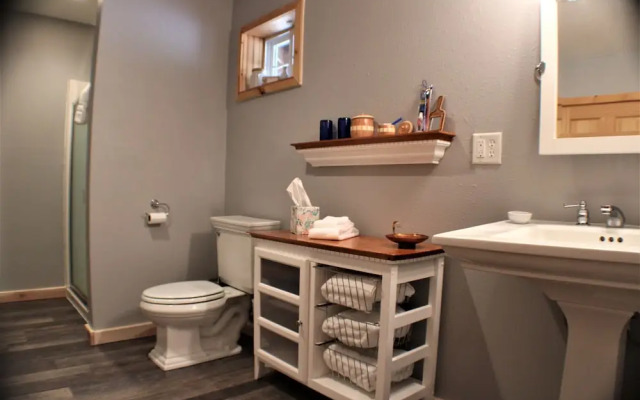 River Road Venue & Lodging