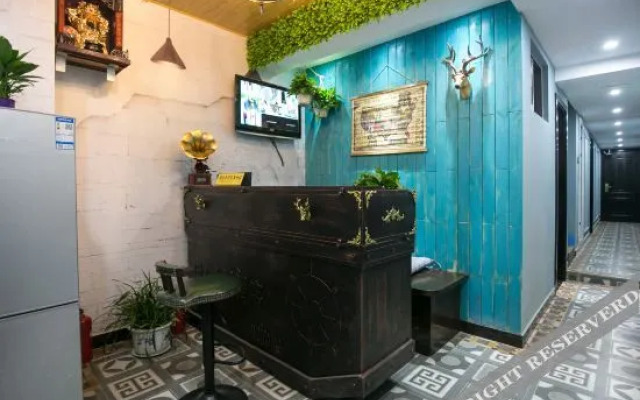 Loft Theme Inn