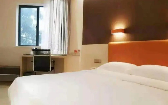 7Days Inn Xuzhou Normal University Yunlong Mountain