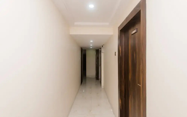 OYO 22055 Dadar Residency