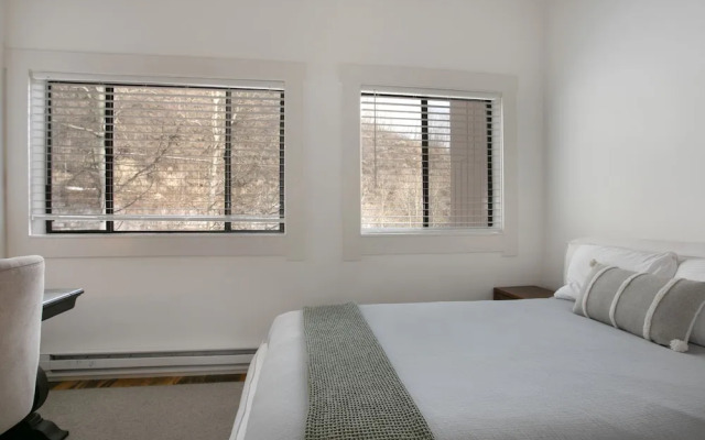 3094 Booth Falls Road 4 Bedroom Condo