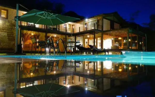 Anji Jane Eyre Hot Spring B&B
