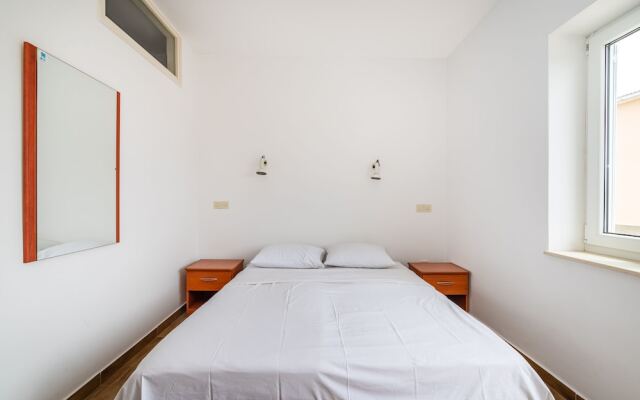 Room in Guest Room - Cozy Room Near Beach L