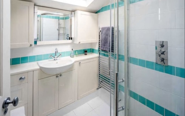 Veeve - Fulham Victorian