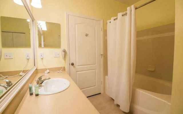 Runaway Beach Condo in Kissimmee