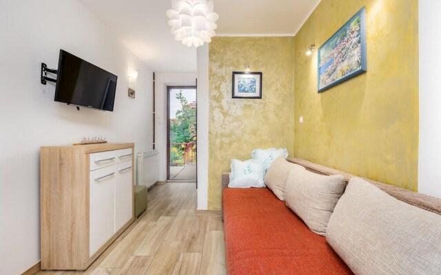 Awesome Apartment in Malinska With Wifi and 2 Bedrooms