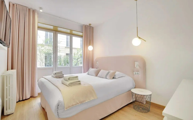 Spacious Apartment - 2b/10p - AC - Marais