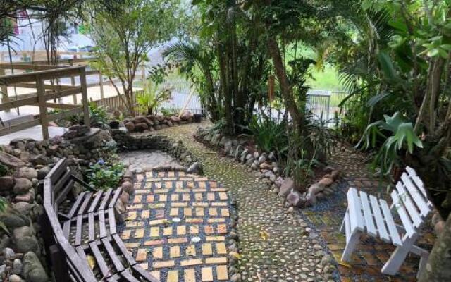 Dax Bombinhas Hostel